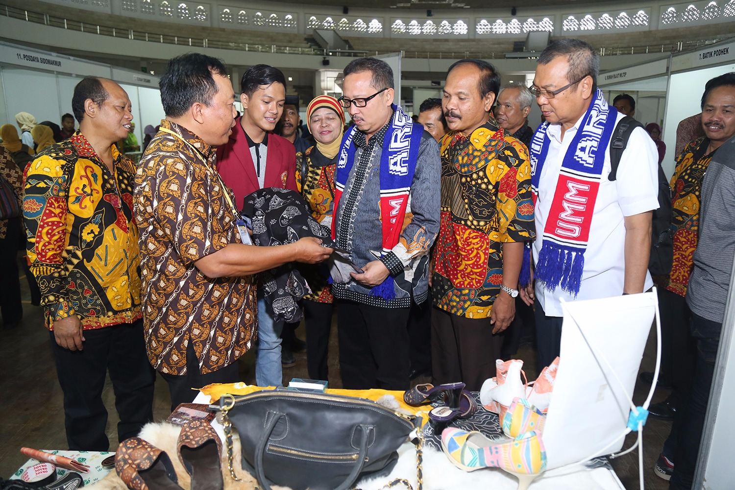 Direktur Riset dan Pengabdian Kepada Masyarakat, Prof. Dr. Ocky Karna Radjasa, M.Sc. saat mampir di 